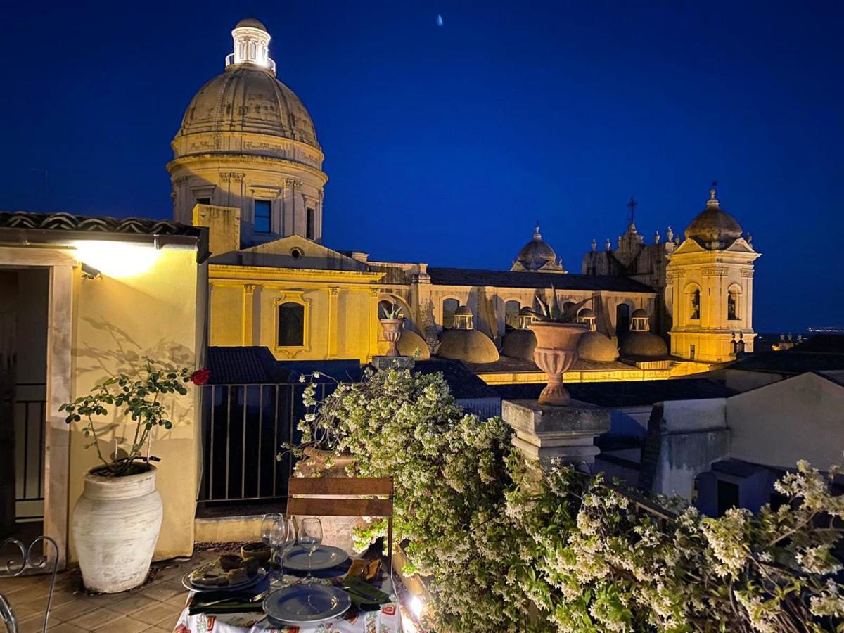 Casa Modica - Luxury Rooms Noto Extérieur photo